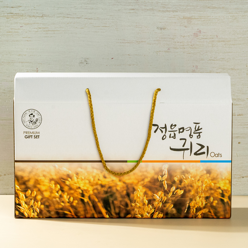정면에서 본 정읍명품귀리 전용 선물박스 단독 연출