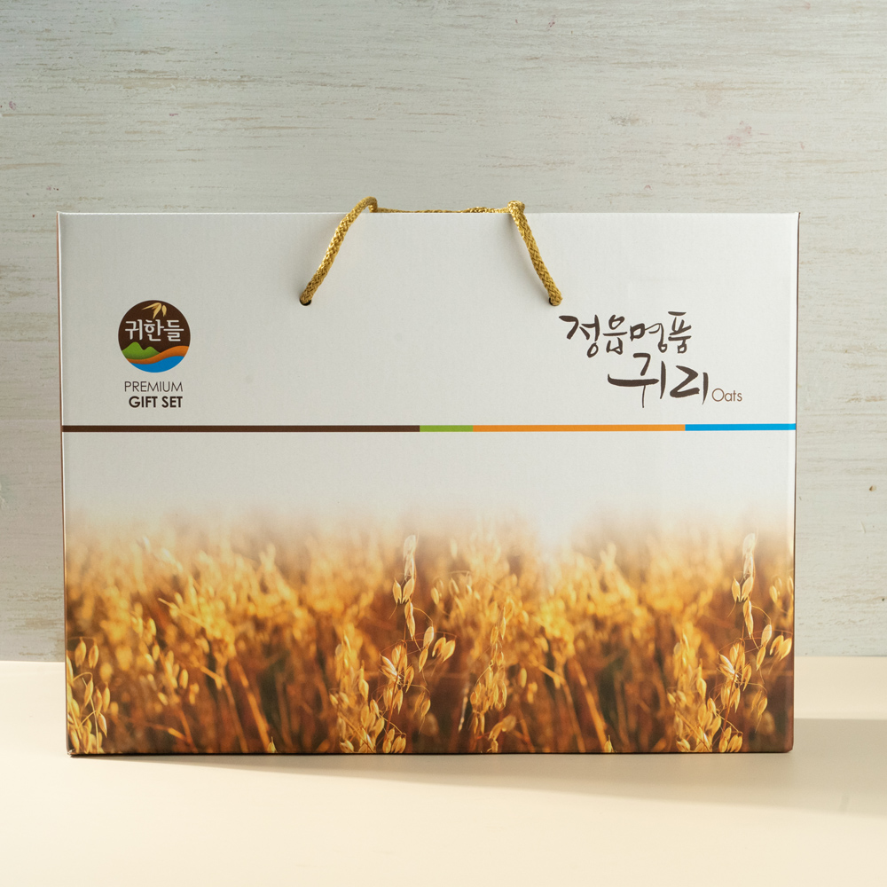 정면에서 본 정읍명품귀리 전용 선물박스 단독 연출